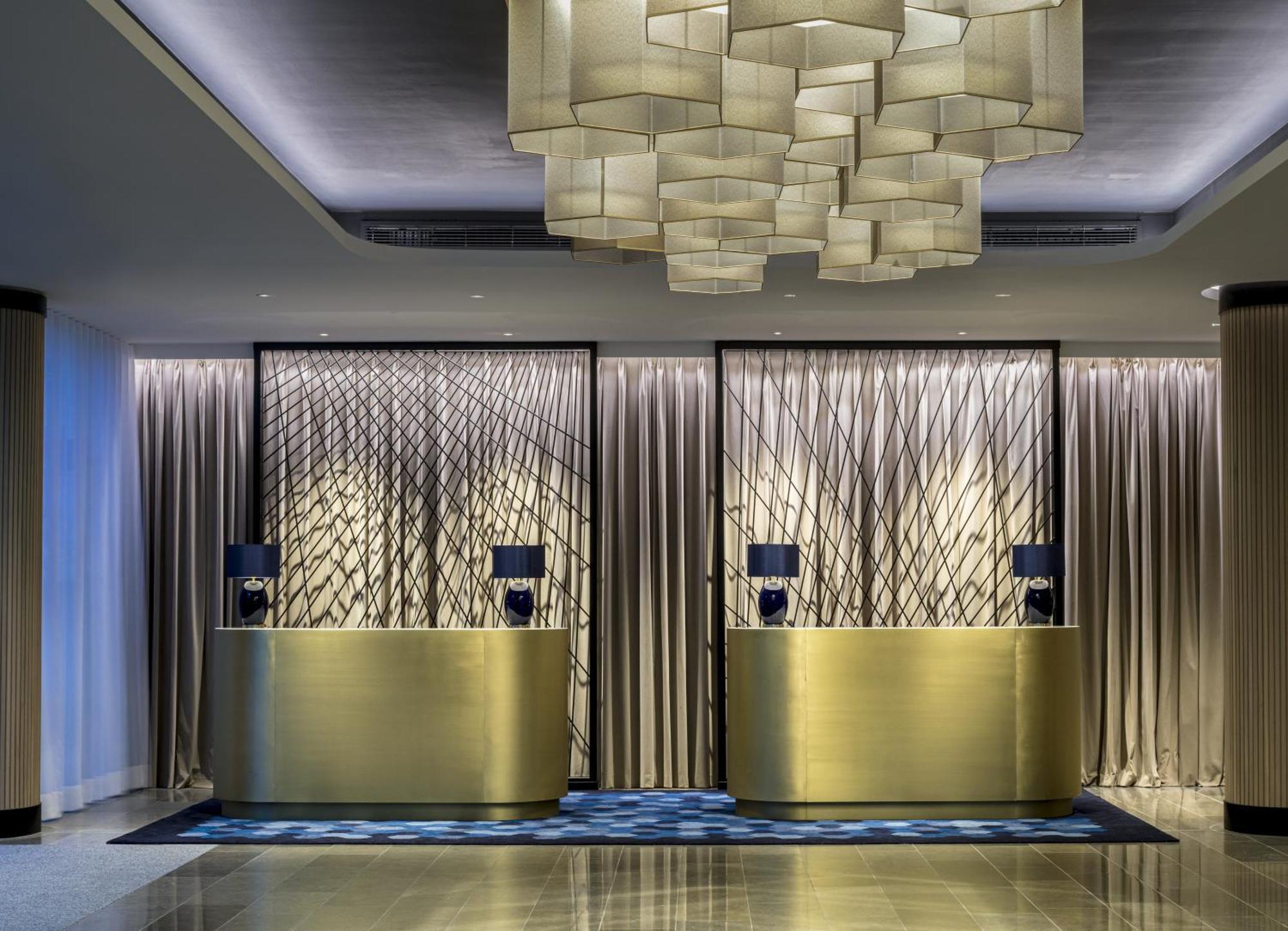 Отель The Lowry 5*